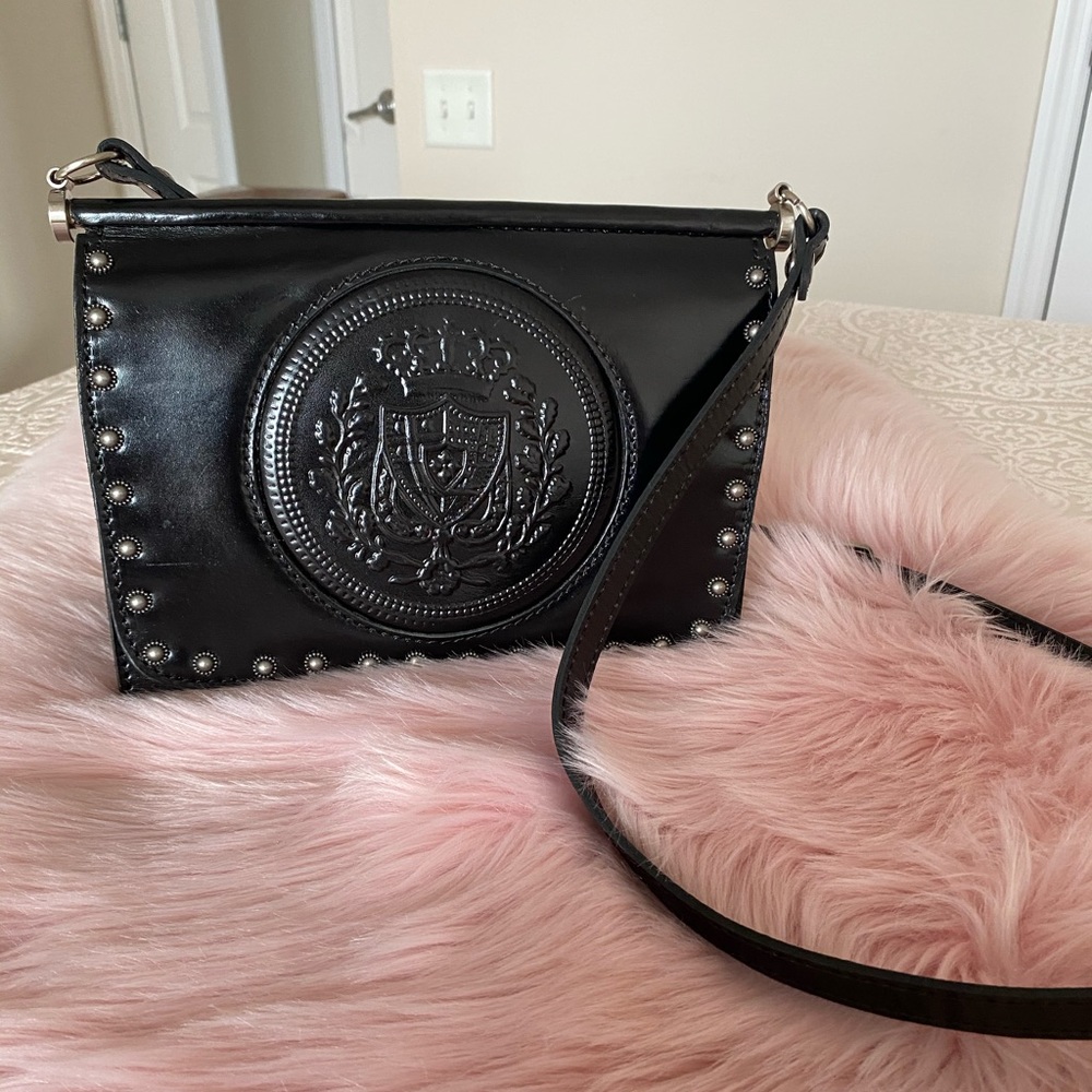 Patricia Nash Renaissance Embossed Shield Caprera